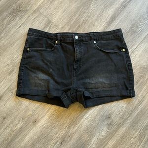 Wild Fable black denim shorts Size 18/ 34R. K15